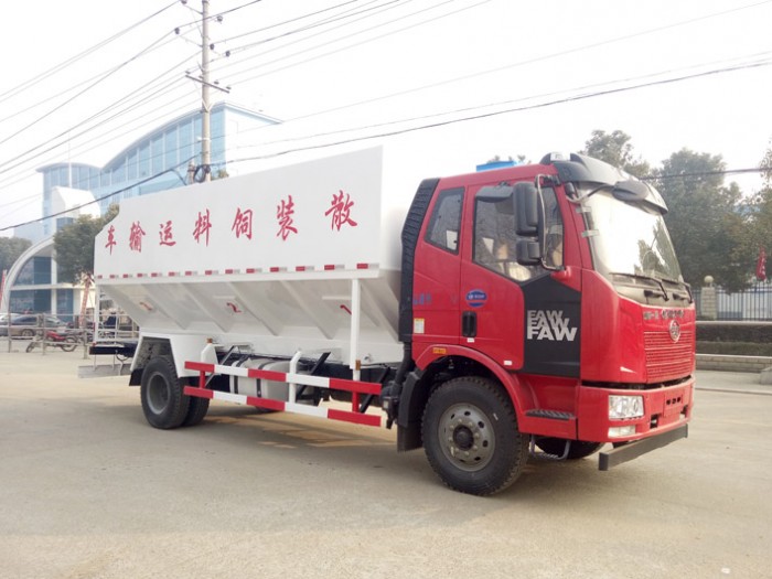 解放10吨J6散装饲料运输车
