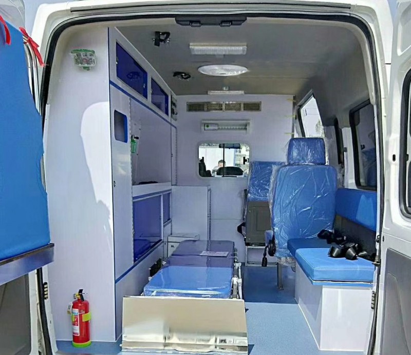 新全順V362短軸監護型救護車圖片