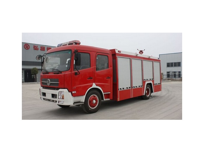 東風145消防車5-6噸水罐泡沫消防車